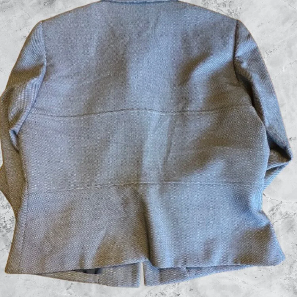 TAHARI Arthur S. Levine blazer Size: 12P - Picture 2 of 6
